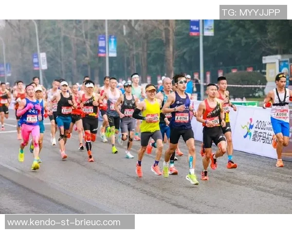 重庆滑板队勇闯城市马拉松的奋斗历程与梦想追逐之旅